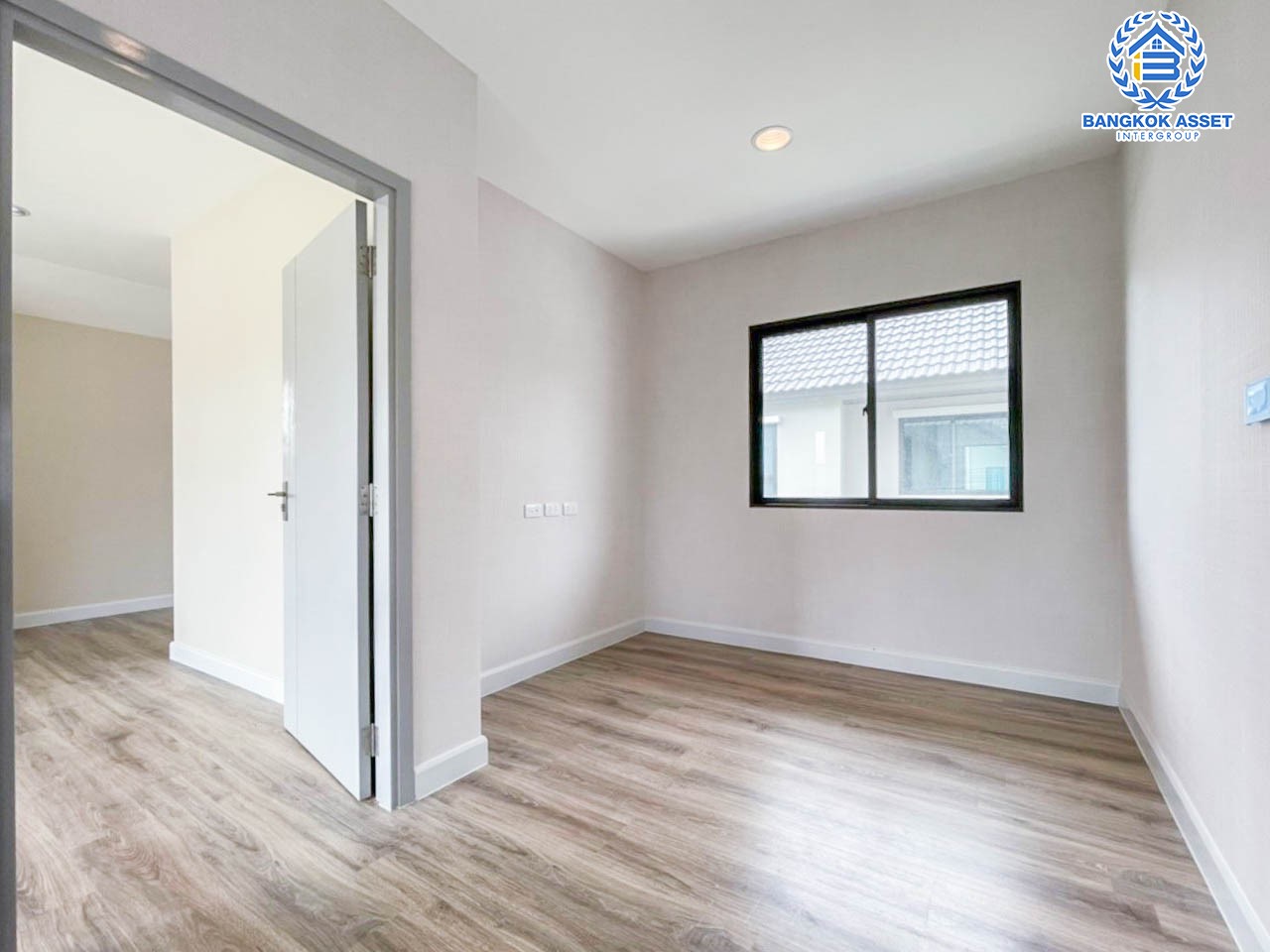 *****บ้านเดี่ยวมือสอง ย่านนนทบุรี ม.เพฟ ปิ่นเกล้า-ศาลายา หลังมุม เนื้อที่กว้างขวางมากถึง 71.8 ตร.ว. ฟังก์ชัน 5 ห้องนอน 3 ห้องน้ำ ที่จอดรถ 2 คัน บ้านสวย พร้อมเข้าอยู่ได้ทันที บนทำเลแห่งการเดินทาง เชื่อมต่อได้หลายเส้นทาง ใกล้รถไฟฟ้าสายสีแดงอ่อน "สถานีศาลายา"